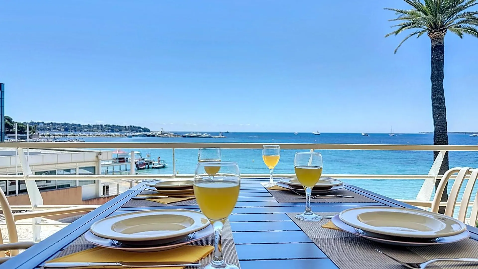 Apartment La Plus Belle Vue Sur Mer A Juan Les Pins Antibes