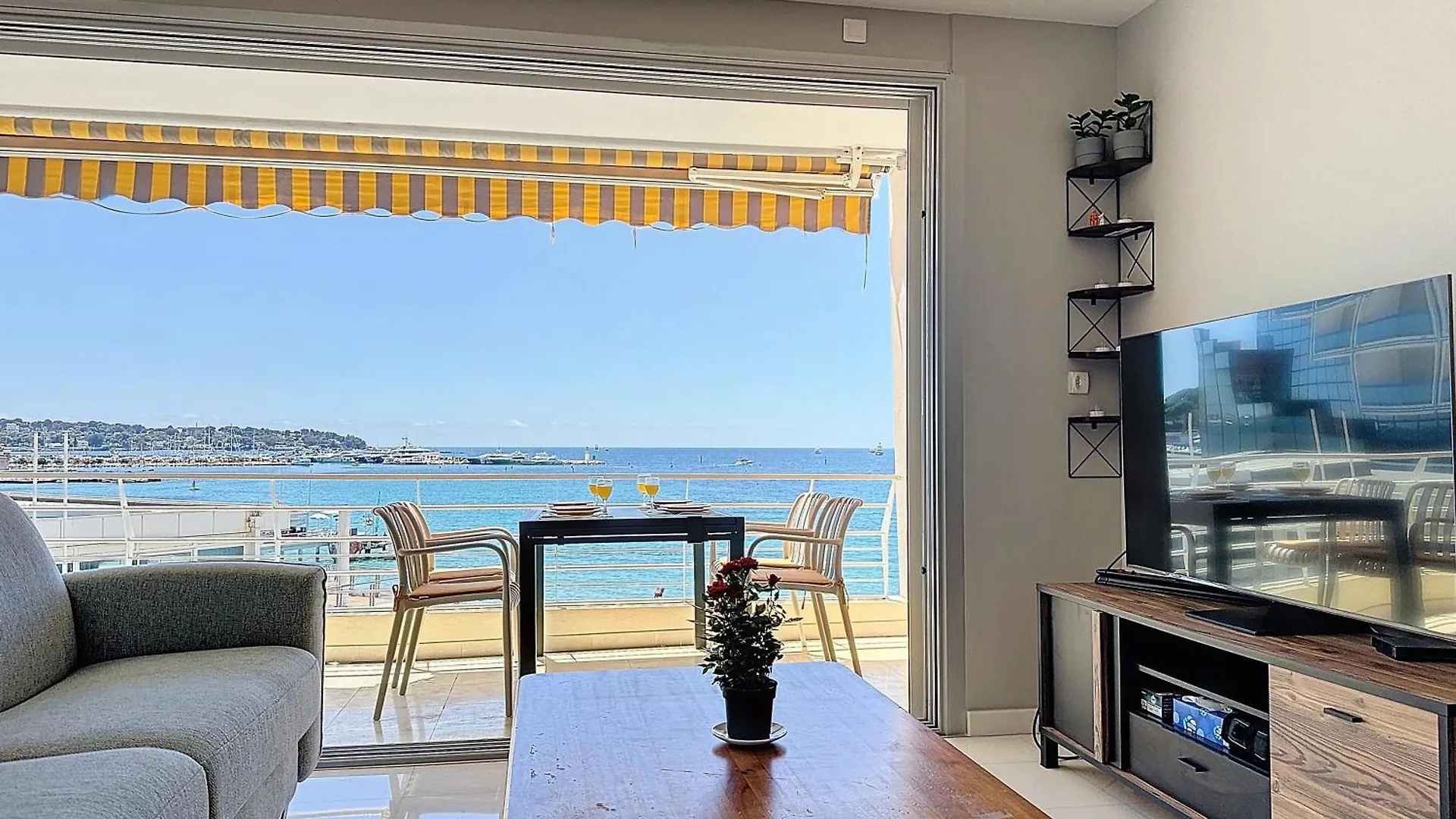 La Plus Belle Vue Sur Mer A Juan Les Pins Antibes Apartment